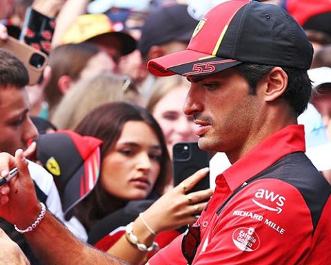 Sainz Ferrari Contract Talks F1 2024