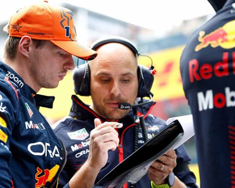 F1 team driver and race engineer