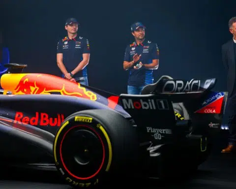 Horner Calls Hamilton s Ferrari Switch Quite Exciting for F1