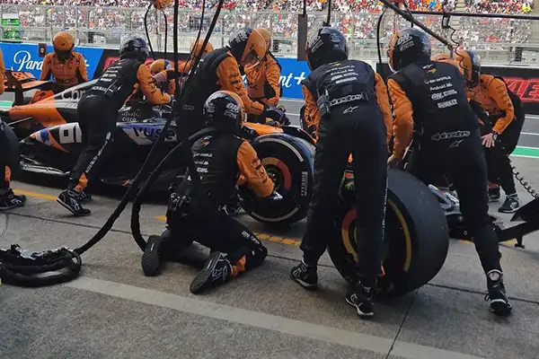 McLaren F1 and tire graining at the Shanghai circuit