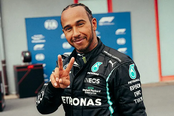 Hamilton Prefers Kimi Antonelli Over Sainz as His Replacement