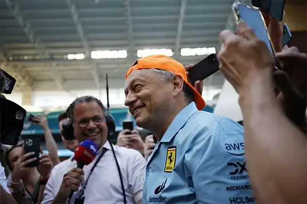 Vasseur Avoids F1 Rivalry with Wolff, Horner, Brown