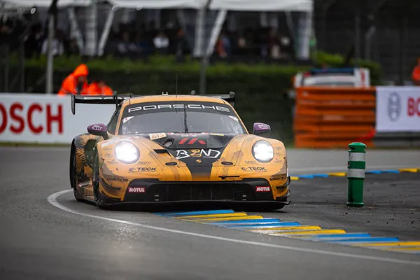 Manthey EMA claims historic Le Mans victory for LMGT3 event debut
