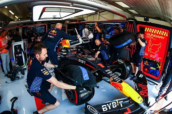 Red Bull Unfazed by Verstappen's Sim Sessions