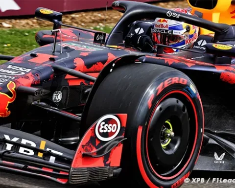 Wolff Praises Verstappen's Steadfast F1 Defence Style