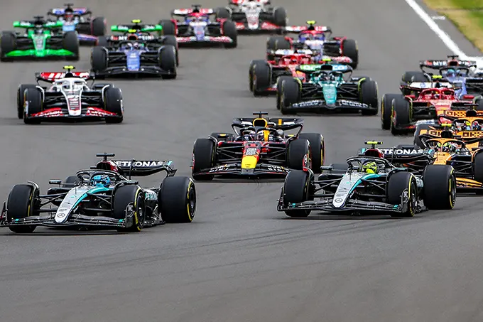 Mercedes F1 Sure of Strong Start, Overcomes Issues