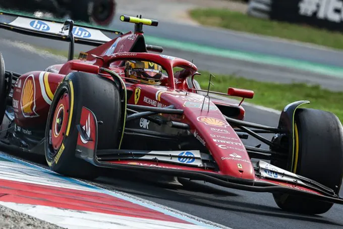 Sainz Tests New Ferrari Floor at Monza