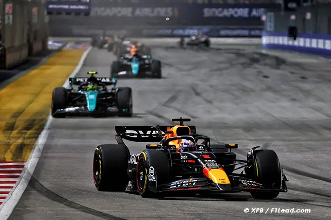 Verstappen Overcomes Difficulties to Clinch Second