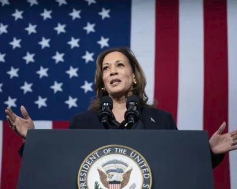 VP Kamala Harris Reveals F1 Obsession - Favors Hamilton