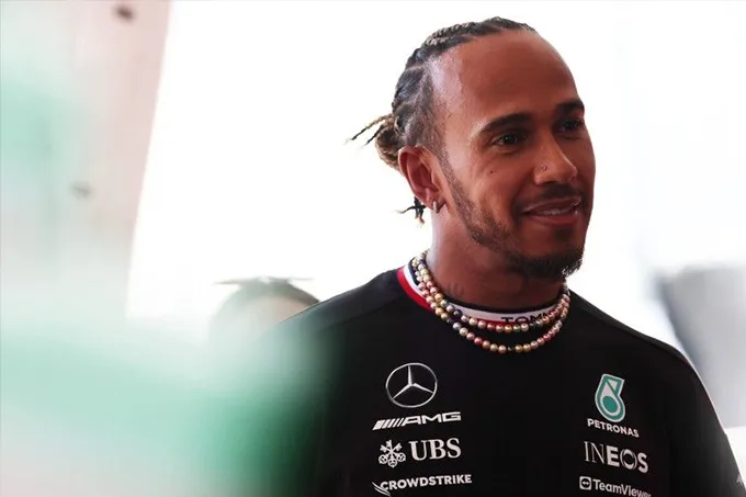 VP Kamala Harris Reveals F1 Obsession - Favors Hamilton