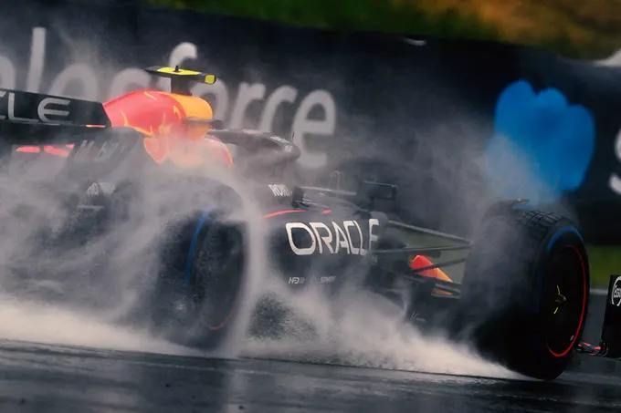 Horner Reveals Strategy Behind Verstappen's Rainy-Race Gamble