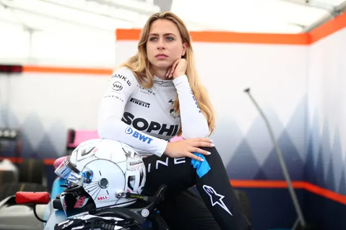 Sophia Flörsch challenges Hamilton to create an inclusive team