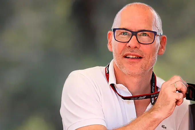 Villeneuve Questions Briatore’s View on Hamilton to Ferrari