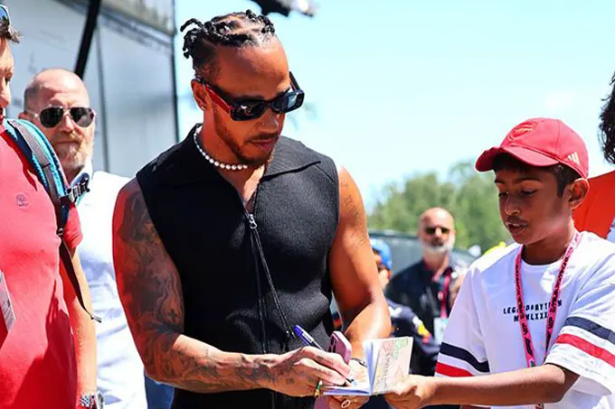 Villeneuve Questions Briatore’s View on Hamilton to Ferrari